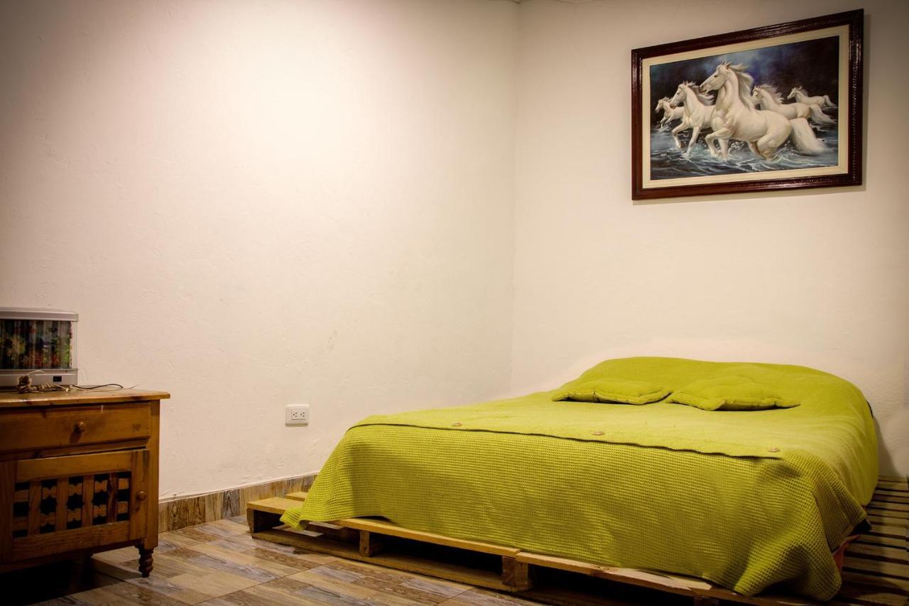 Bababuy Hostel โบโกตา ภายนอก รูปภาพ