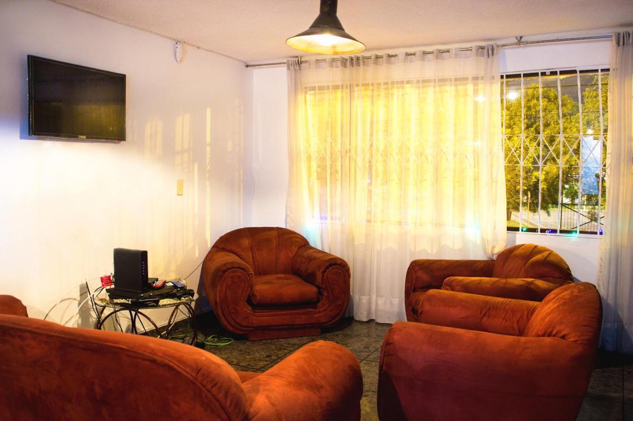 Bababuy Hostel โบโกตา ภายนอก รูปภาพ